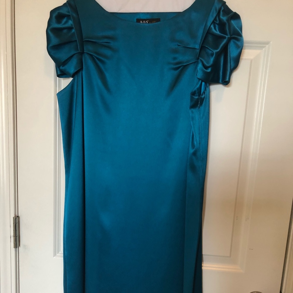 Silk puff sleeve butter soft dress. Gorgeous teal.